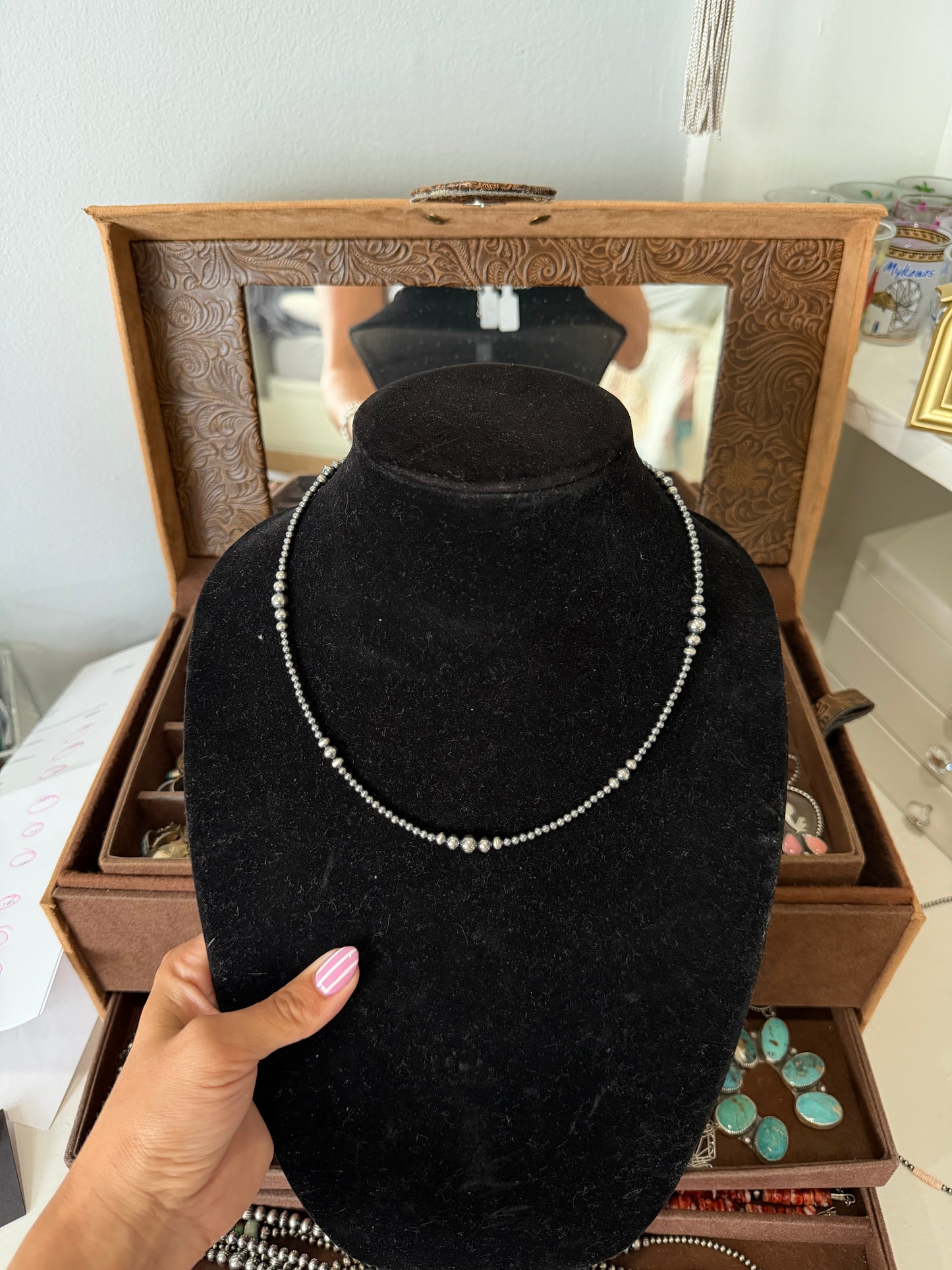 Navajo pearl graduated necklace