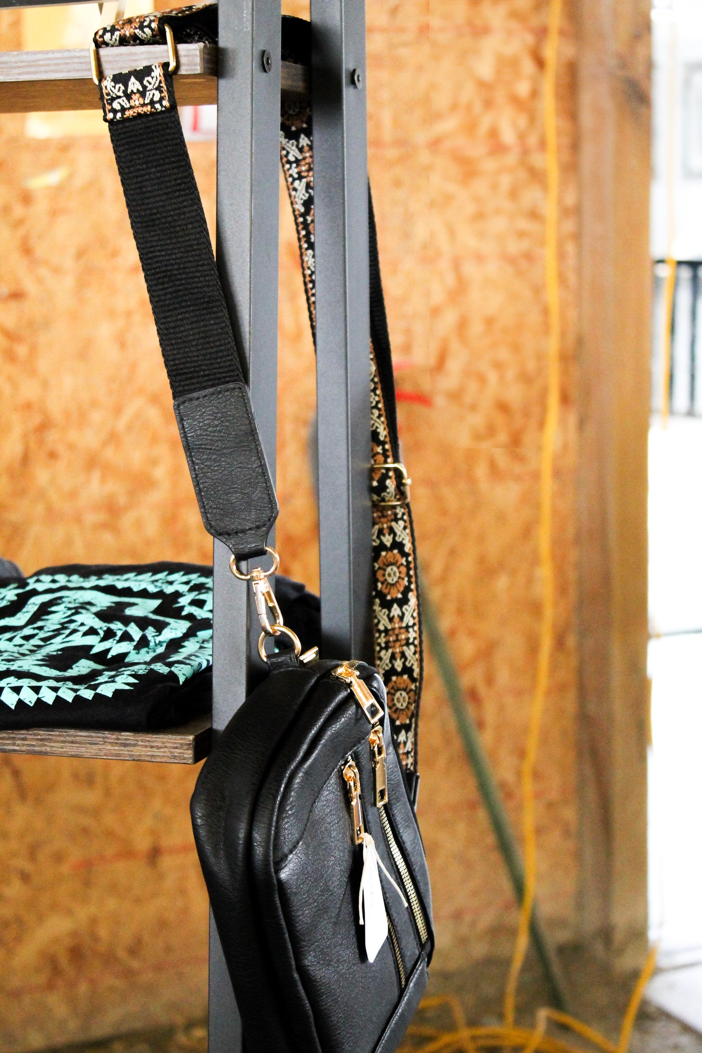 Color blocked zipper crossbody bag