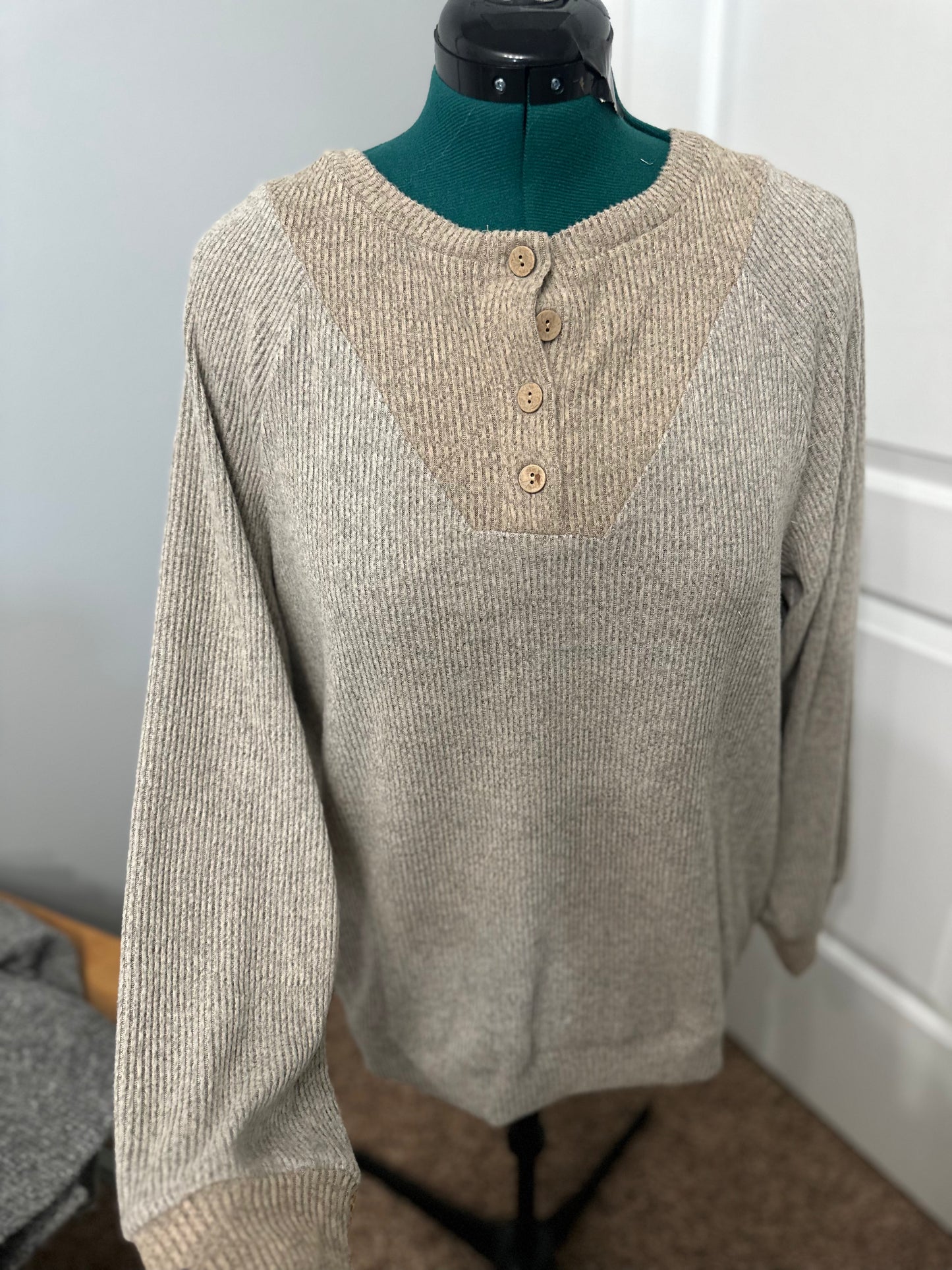 Color contrast ribbed loose long sleeve top