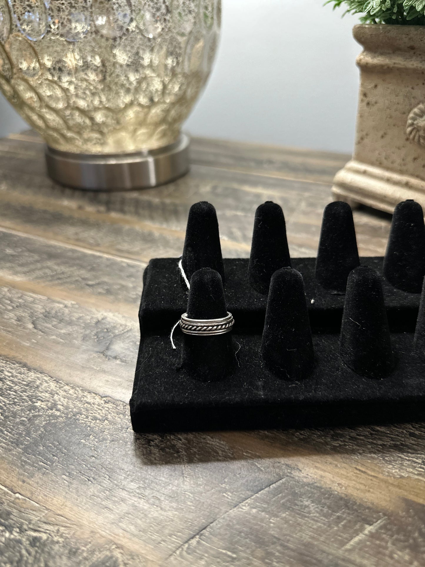 Silver rope ring