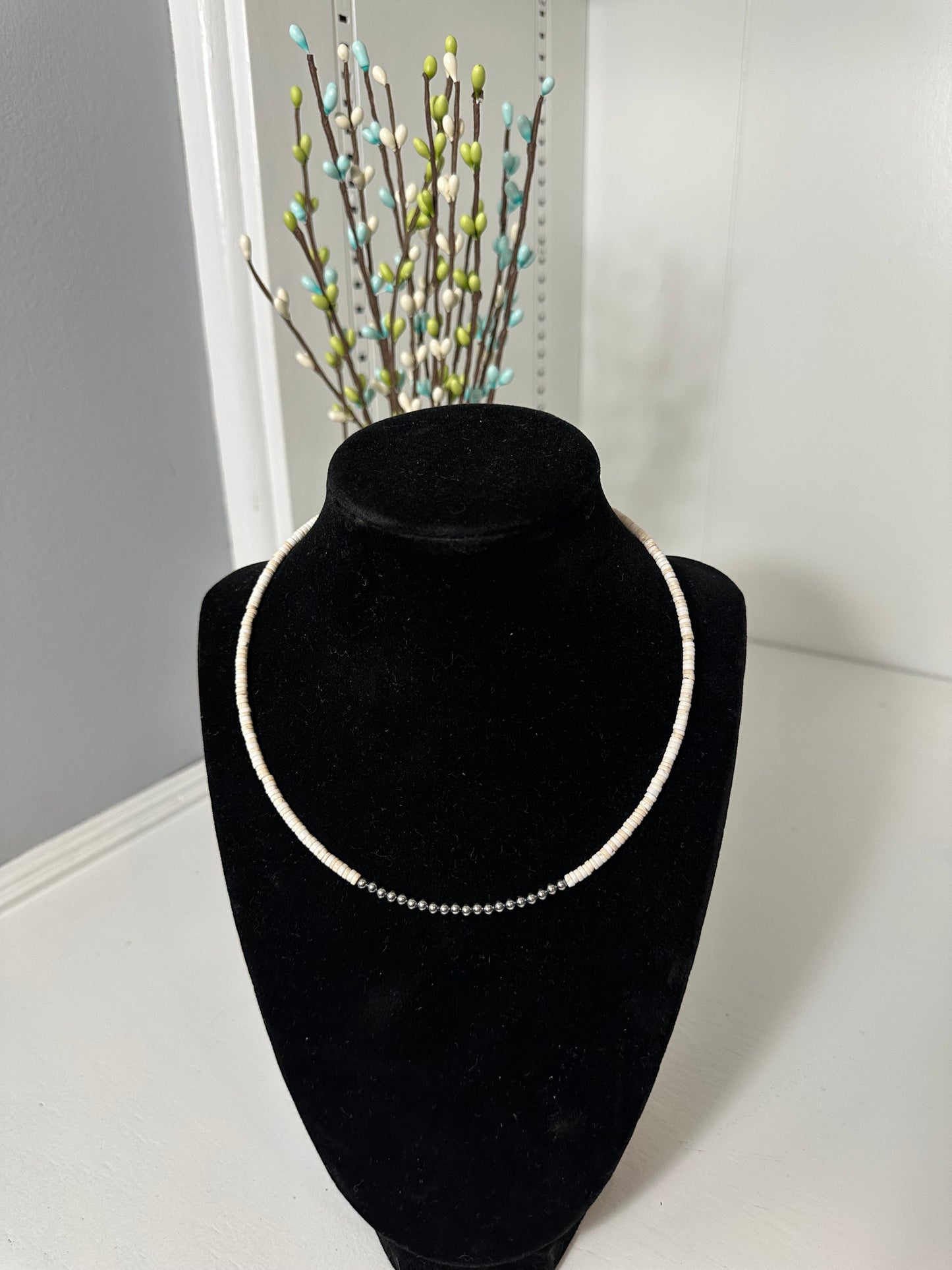 Navajo pearl necklace with white conch