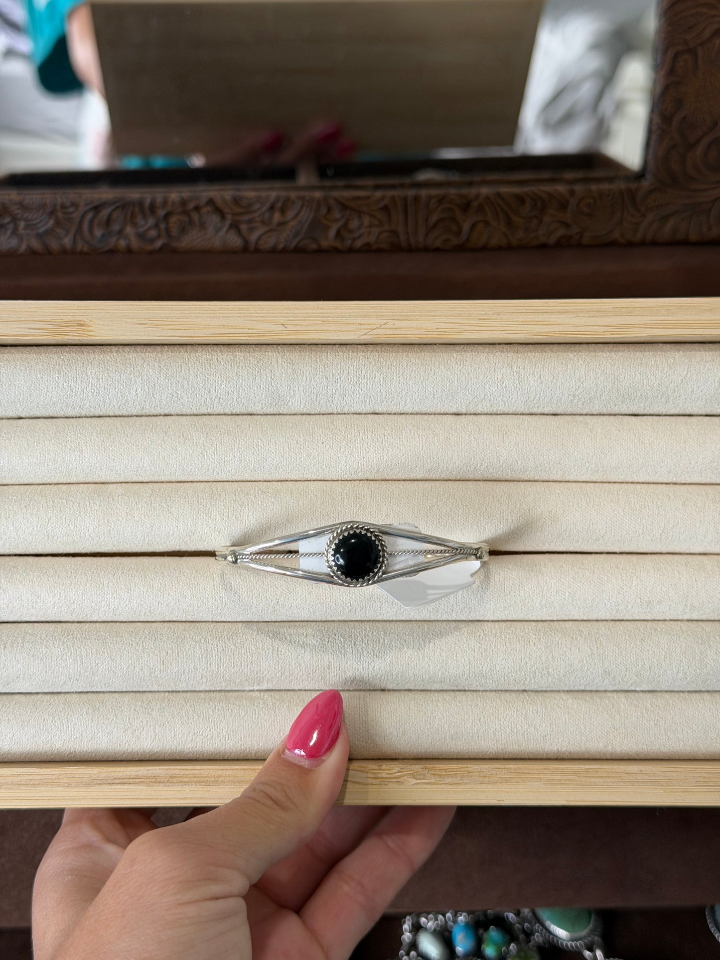 Black onyx cuff