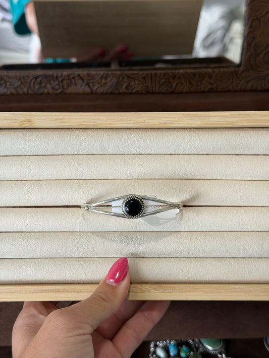 Black onyx cuff