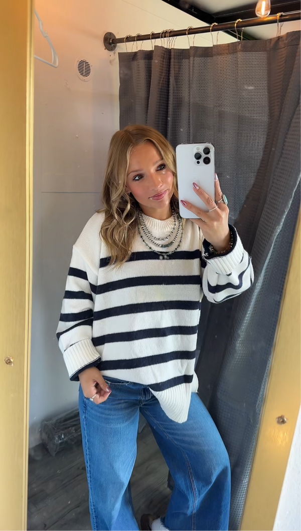 STRIPED PULLOVER OVERSIZE  SWEATER