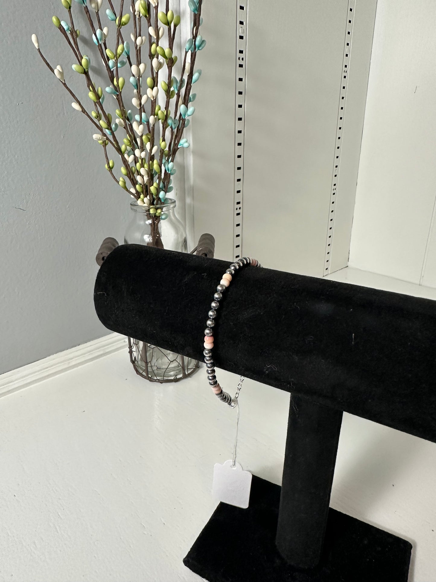 Pink conch and 4 mm Navajo pearl bracelet