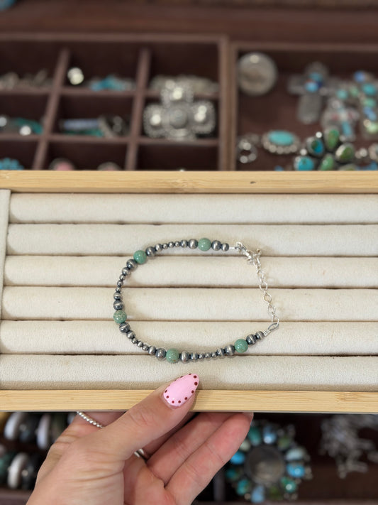 Green turquoise and Navajo pearl bracelet ￼
