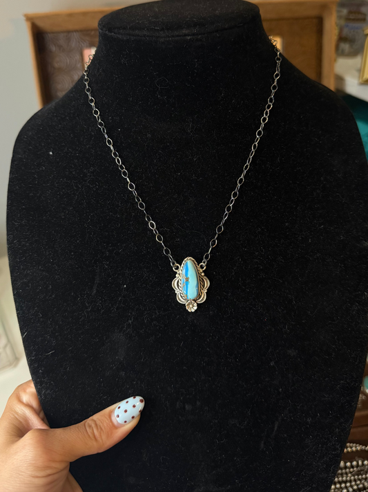 Golden hills necklace