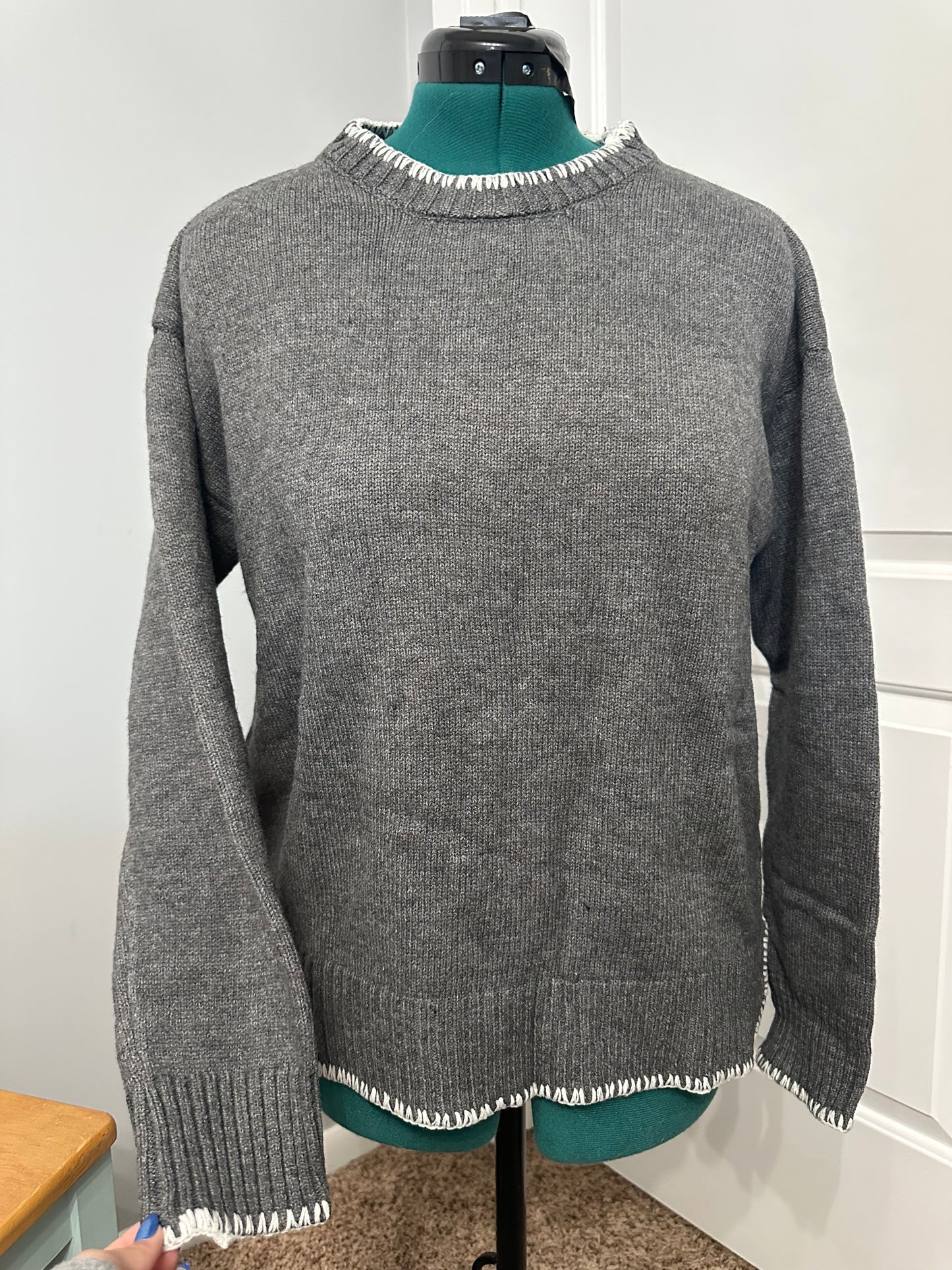 Pullover sweater