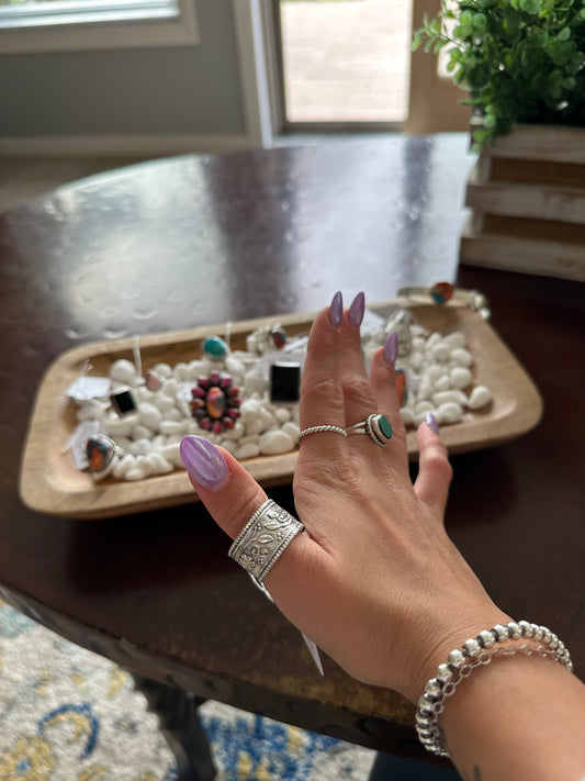 Wide band ring